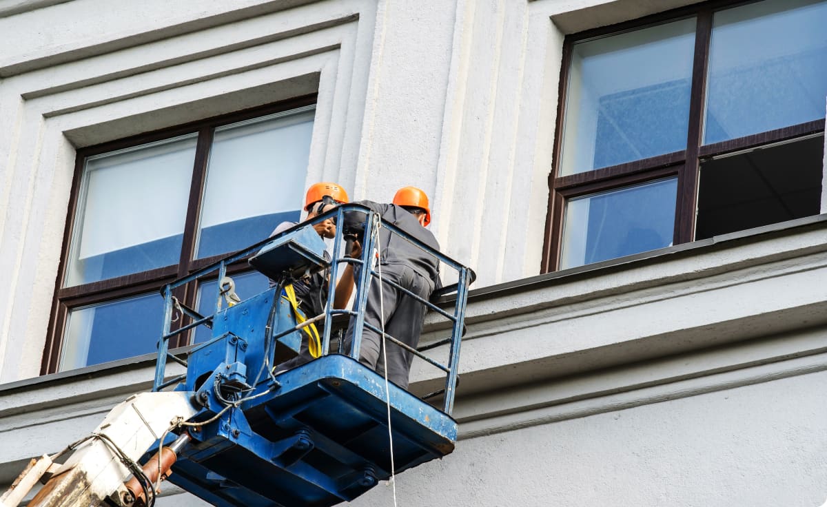 Façade inspection lift